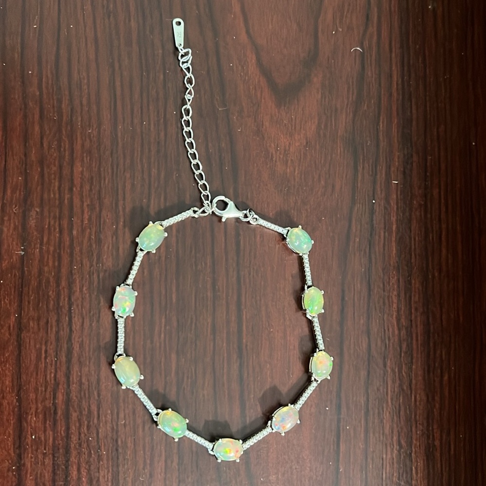 Lustrous Silver Bracelet With Ethiopian Opals